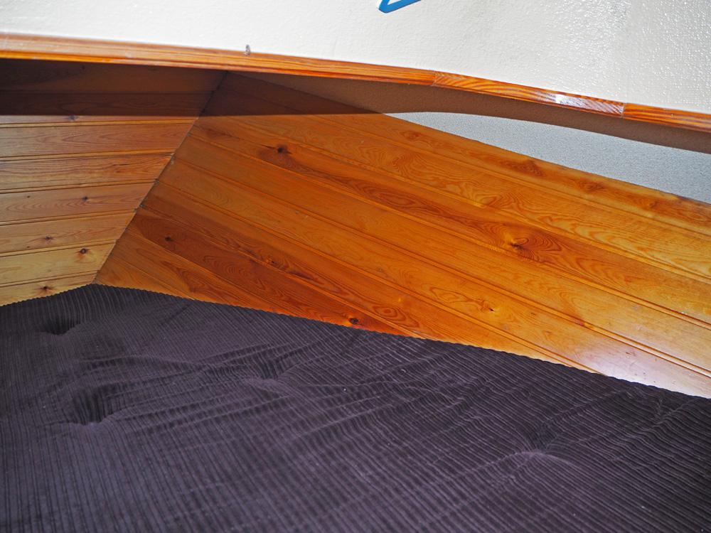 Cabin en avant, H&eacute;bergements